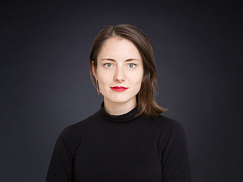 Frau Janina Mütze im Profil